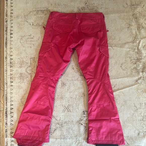 Burton Hot Pink Snowboarding Pants - Picture 3 of 4